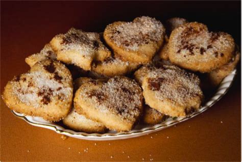 There are everything from the classic churros and flan to local cookies and cakes. 6 Traditional Spanish Christmas Desserts | Citylife Madrid