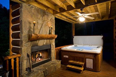 Cabin Rental In Georgia Cabin Hot Tub Outdoor Wood Burning Fireplace