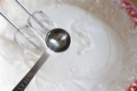 Alternatively, use a royal icing recipe with meringue powder, a product with desiccated and pasteurized egg whites. Meringue Powder Substitute for Royal Icing | American cookie, Great american cookie icing recipe ...