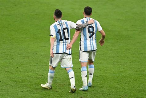 Lionel Messi Y Julián Álvarez La Dupla Goleadora De Argentina En El