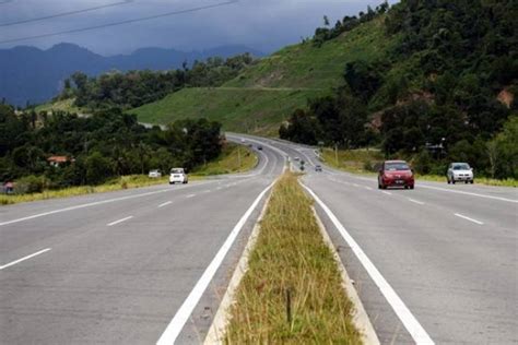 Pelaksanaan projek lebuhraya pan borneo sabah membina jalan dari putatan ke inanam (wp06). KKB Engineering set to clinch more jobs in Sarawak