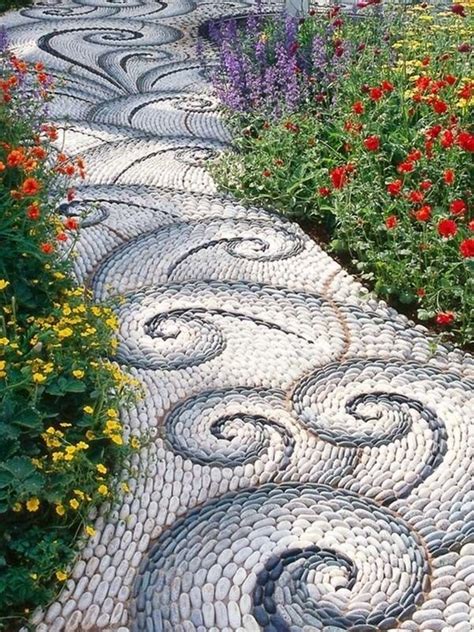 40 Brilliant Ideas For Stone Pathways In Your Garden Mosaic Garden Landscaping With Rocks