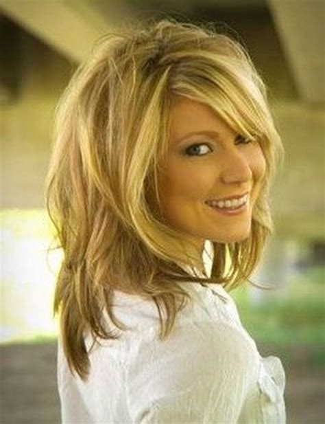 Shaggy Shoulder Length Layered Hairstyles For Wavy Trendy New