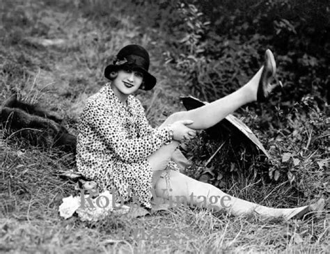 VINTAGE NAUGHTY SASSY Flapper Teasing Girl Photo S Jazz Prohibition Era PicClick