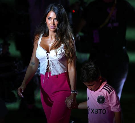 Lionel Messi’s Wife Parties With Soccer Wags In Miami