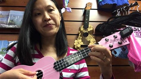 E e saat bersamamu kasih a a kumerasa bahagia dalam pelukmu. Keluargaberbisnis: Hello Sayang Chord Gitar
