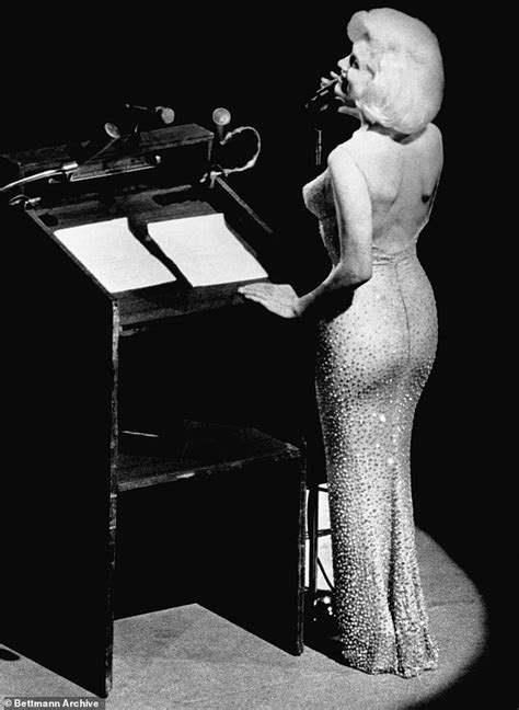 Marilyn Monroe Wore No Underwear Under Sheer Gown As She Sang Happy Birthday To Jfk Daily Mail