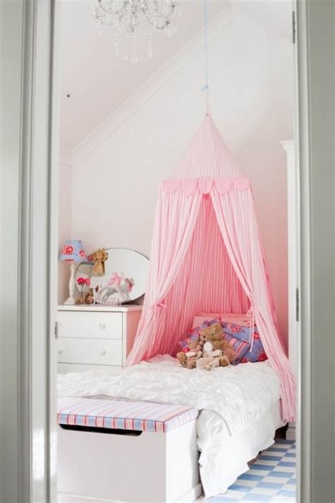 In a translucent fabric with a beautiful drape, the curtains will create your own special space and add an elegant touch to your bedroom. 31 Charming Canopy Bed Ideas For A Kid's Room | Kidsomania