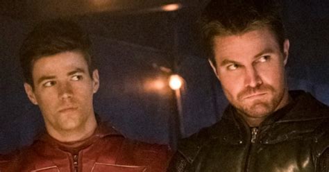 Stephen Amell Returning As Green Arrow For ‘the Flash Season 9