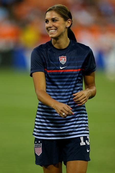 How She Stays Fit And Fabulous Sydney Leroux Alex Morgan Soccer Stars