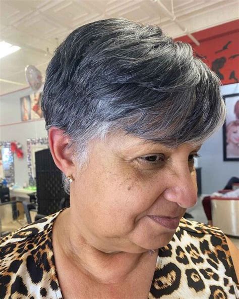 25 low maintenance hairstyles for 60 year old women with fine hair