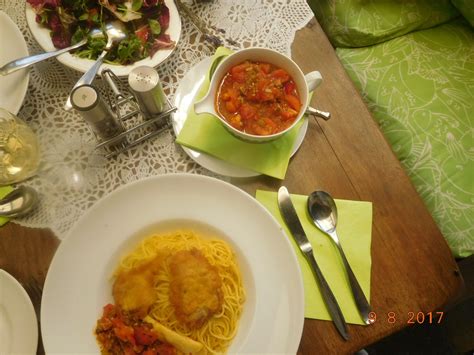 The easy and amazing piccata sauce is made with olive oil, butter, lemon juice, wine and capers. Piccata milanese ( Dünne Kalbsschnitzel in Parmesan ...