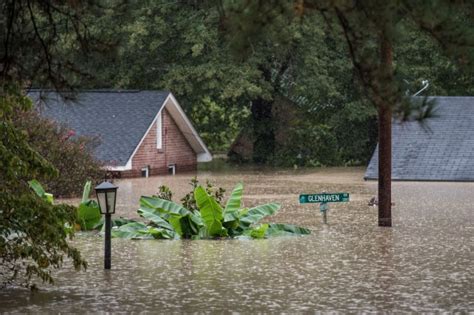 Several Die Hundreds Rescued As Heavy Rain Grips South Carolina