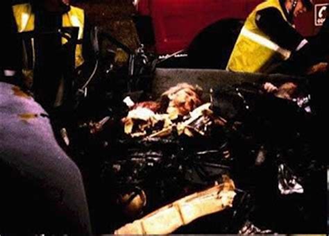 She was pronounced dead in the hospital at 4 am. photographingthedead: Princess Diana Death