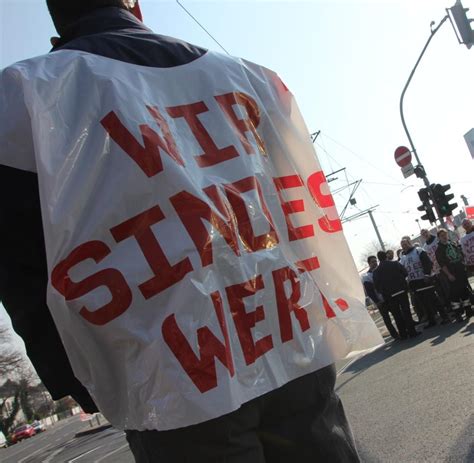 Doch wann ist ein streik rechtswidrig und was passiert, wenn man nicht streiken will? Lufthansa: Streik ist ein Relikt vergangener Jahrhunderte ...