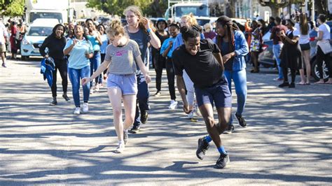 2019 Flashmob Stops High Street Traffic