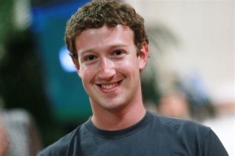 Zuckerberg left college after his sophomore year to concentrate on the site. Il fondatore di Facebook Zuckerberg annuncia un 'question ...