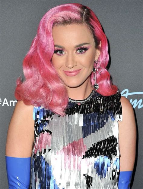 12 Brave Celebrities Who Dyed Their Hair Bright Colors And Totally