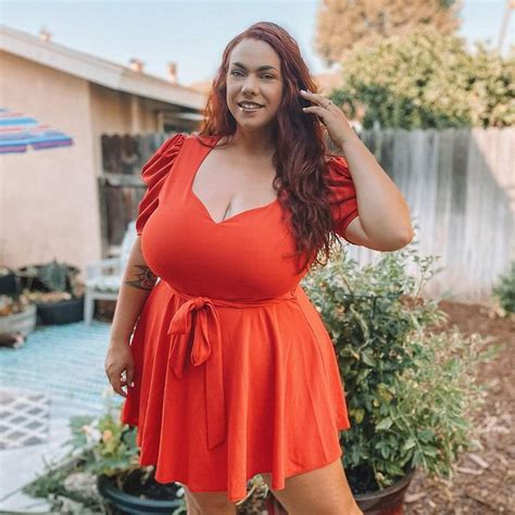 Ashleigh Dunn Quick Facts Bio Age Height Weight Measurements Instagram Plus Size Model