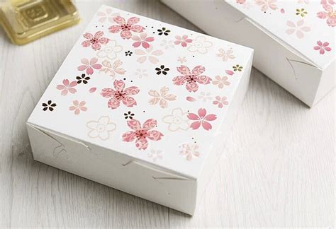 Free Shipping Small Pink Sakura Decoration Paper Box Cake Packaging