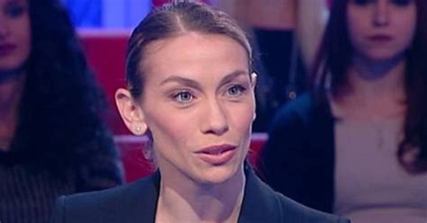 Eleonora abbagnato , née le 30 juin 1978 à palerme en sicile, est une danseuse italienne. Eleonora Abbagnato si rivolge ai ballerini con parole ...