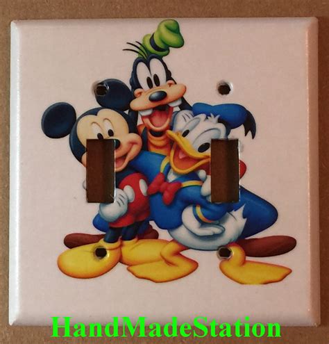 Disney Mickey Mouse Donald Duck Goofy Pluto Toggle