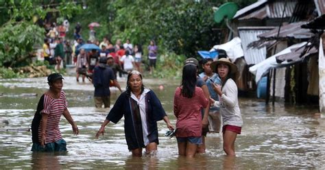 Three Dead 77000 Flee As Tropical Storm Kai Tak Pounds Philippines
