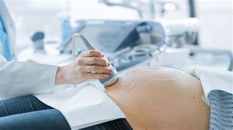 Torsione ovarica in gravidanza cos è e i sintomi GravidanzaOnLine