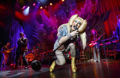 gender bending hedwig and the angry inch rocks the peabody theater reviews