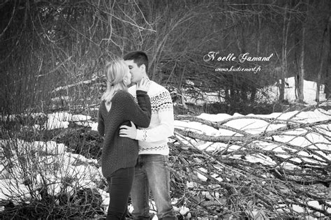 Kiss Winter Engagement Fiançailles à La Neige Wedding Pics