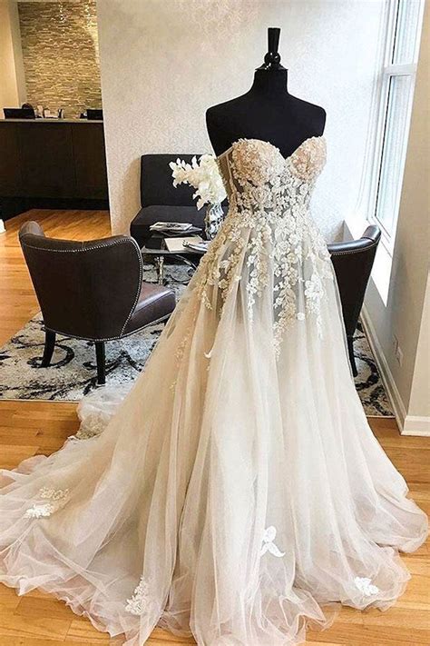 White Sweetheart Lace Applique Tulle Wedding Dress Lace Wedding Gown