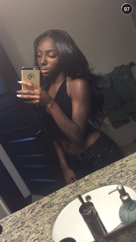 Pin By Shant On Hair Black Women Mirror Selfie Women