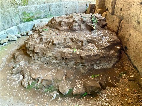 The Temple Of Caesar In The Roman Forum A Pilgrimage To The Grave Of