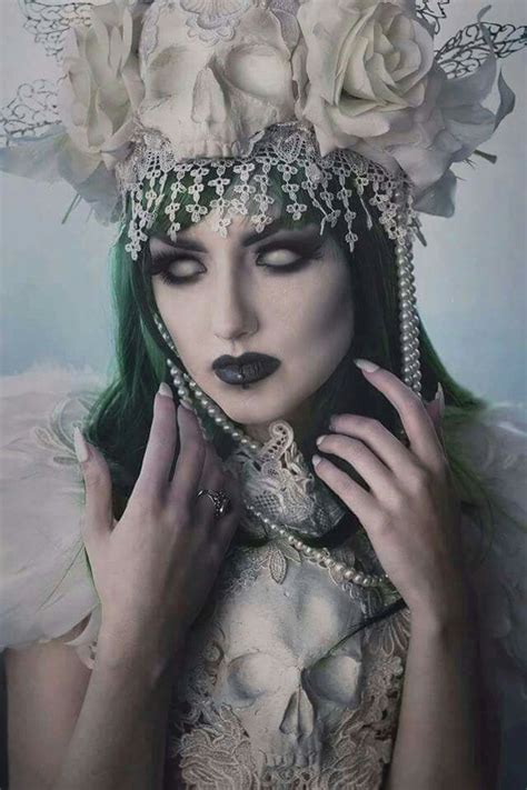 Pin By Lena Duchannes On Demoness Dark Beauty Photography Dark