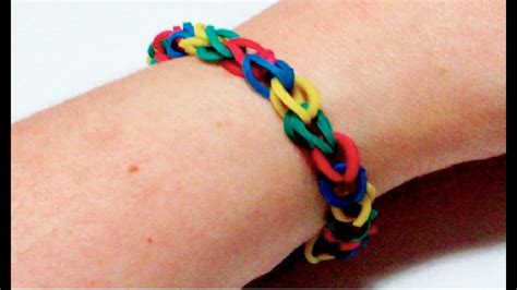 How To Make A Rubber Band Bracelet In Just 5 Minutes Without The