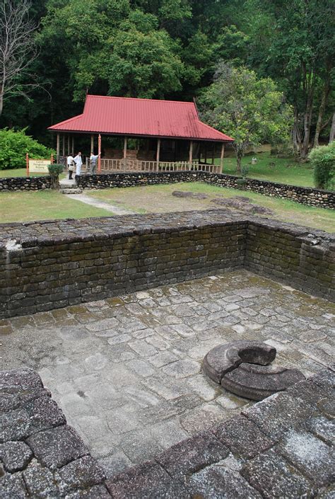 Candi bukit batu pahat (site 8), bujang valley, kedah. Candi Bukit Batu Pahat / 峇都巴辖山陵庙 | tian yake | Flickr