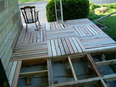 Wonderful Cheap Floating Deck Design For Your Backyard Pallet Porch