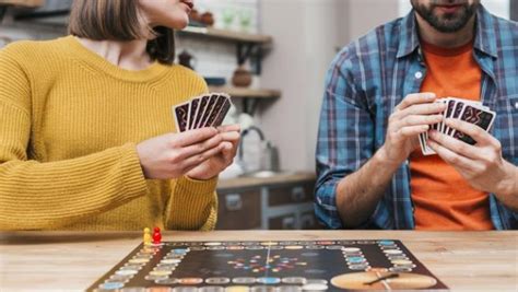 Estos juegos harán que quedarse en casa los viernes por la noche sea divertido de nuevo. ¿Plan en casa? Estos son los juegos de mesa más vendidos ...