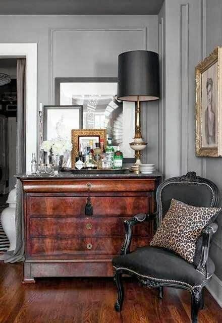 23 Ways To Incorporate Antique Chairs Into Modern Decor