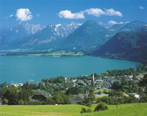 By boat you can easily glide from market to market across the lake. Wolfgangsee - Salzburg - Hotel, Zimmer, Ferienwohnung ...