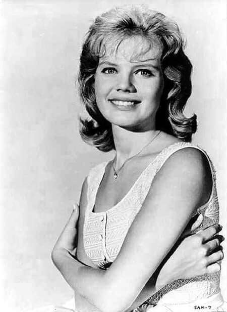 Marta Kristen Hot Pictures Will Drive You Nuts For Her