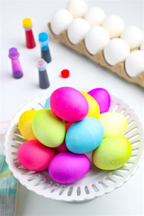 How To Dye Easter Eggs With Food Coloring Food Folks And Fun