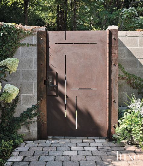 Modern Courtyard Gate Luxe Interiors Design