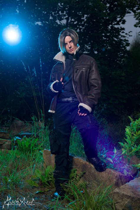 Leon S Kennedy Resident Evil 4 Cosplay By Mischaxel On Deviantart