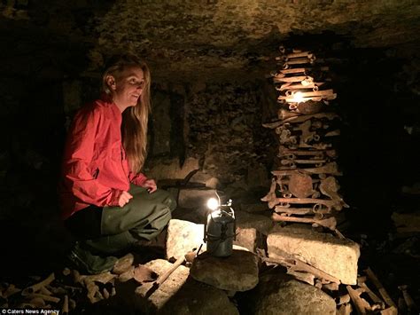 Alison Teal Becomes First Person To Surf In The Catacombs Of Paris Daily Mail Online