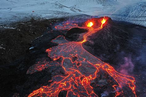 See The Breathtaking Photos Of Iceland Volcano Thats Erupting For
