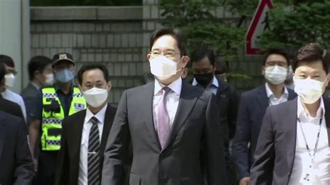 S Korea Court Denies Arrest Warrant For Samsung Heir