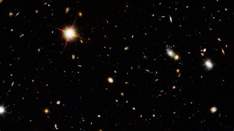 Hubble Telescopes Zoomed In View Of A Distant Galaxy The Washington Post