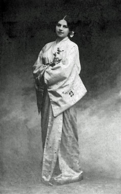 Mata Hari Wearing A Kimono Mata Hari Trip The Light Fantastic Women