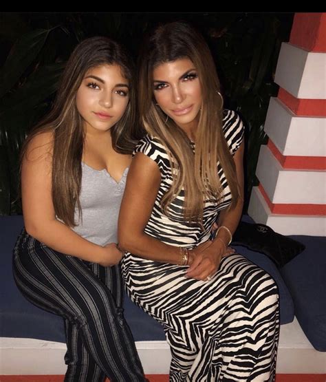 Teresa Giudice S Daughter Milania Drops Music Video